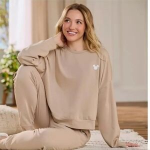 Mickey Women's Tan Crewneck Sweater Oversized 1X Beige Embroidered Disney NWT